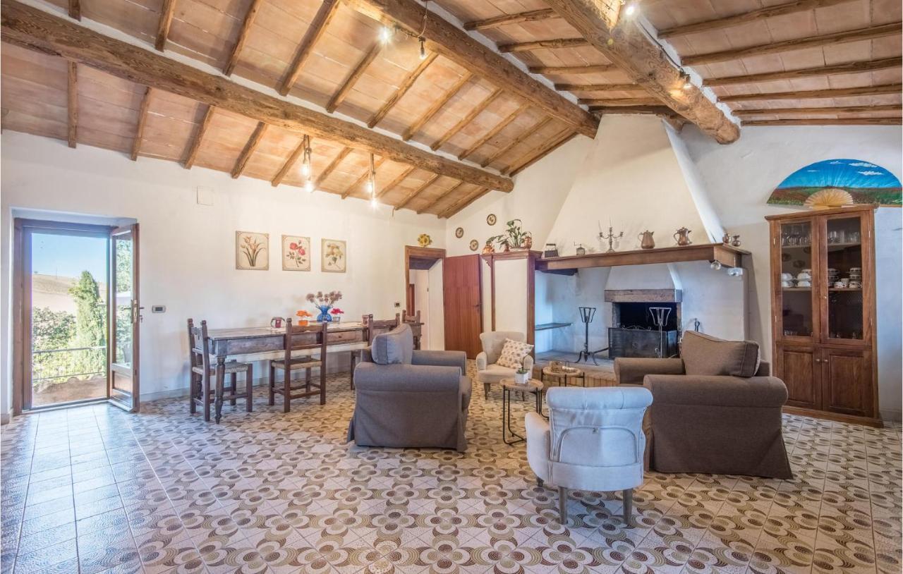 Gorgeous Home In Montalcino With Kitchen المظهر الخارجي الصورة
