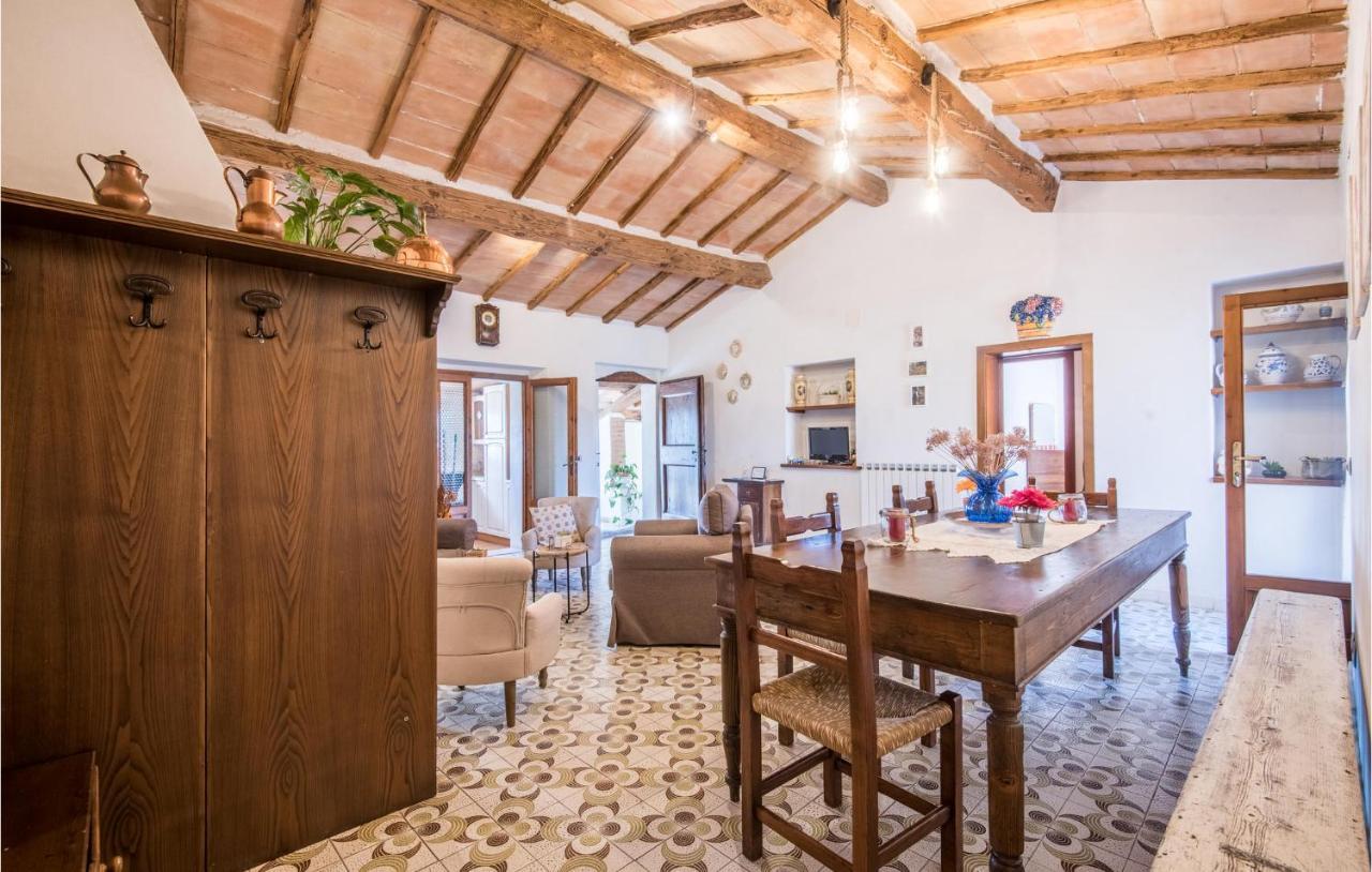 Gorgeous Home In Montalcino With Kitchen المظهر الخارجي الصورة