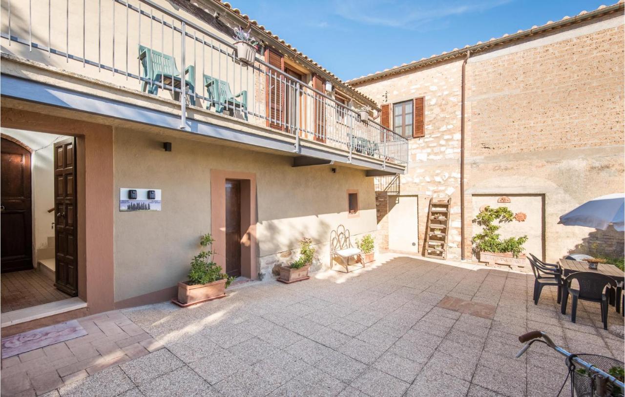 Gorgeous Home In Montalcino With Kitchen المظهر الخارجي الصورة