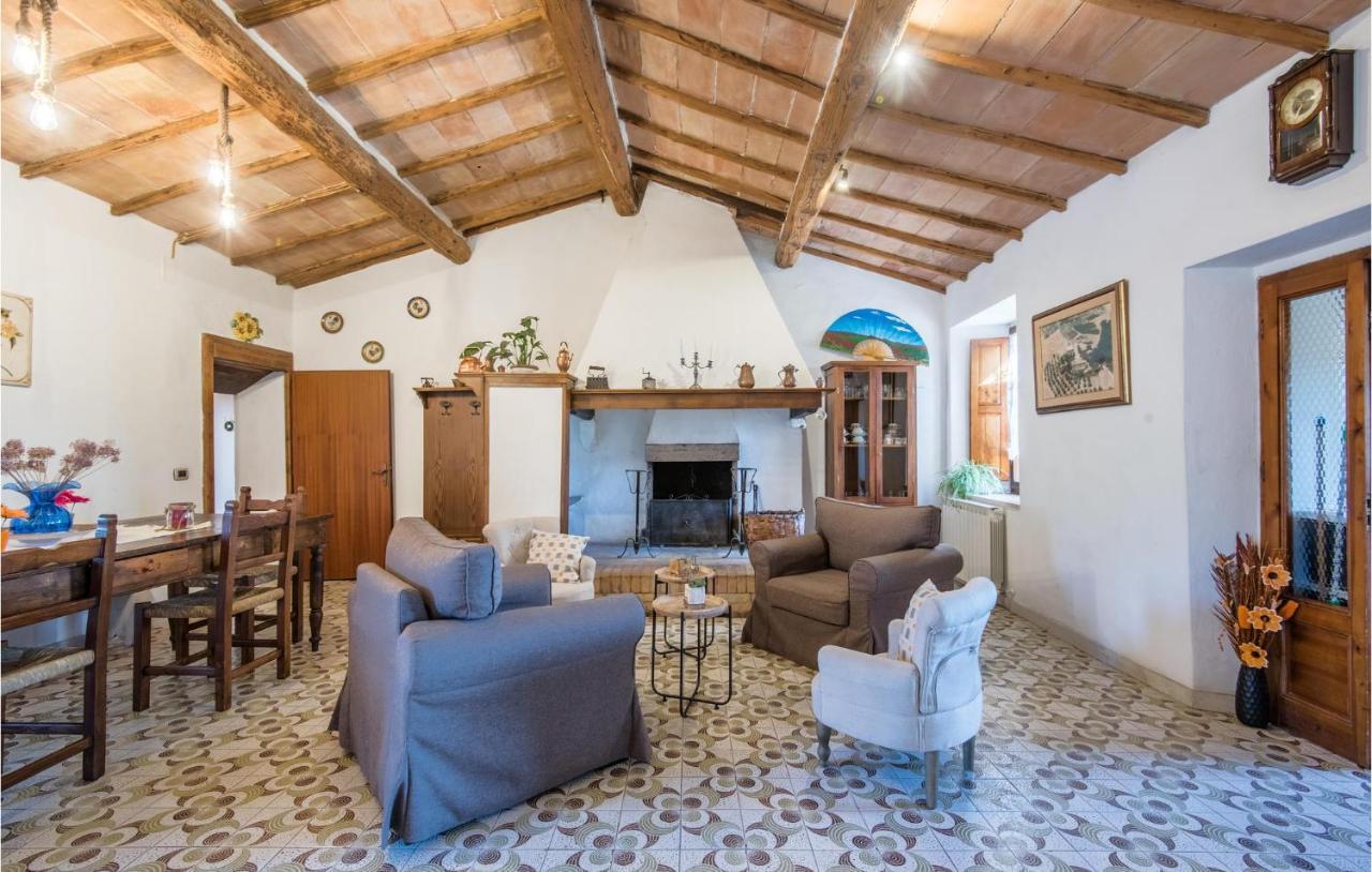 Gorgeous Home In Montalcino With Kitchen المظهر الخارجي الصورة